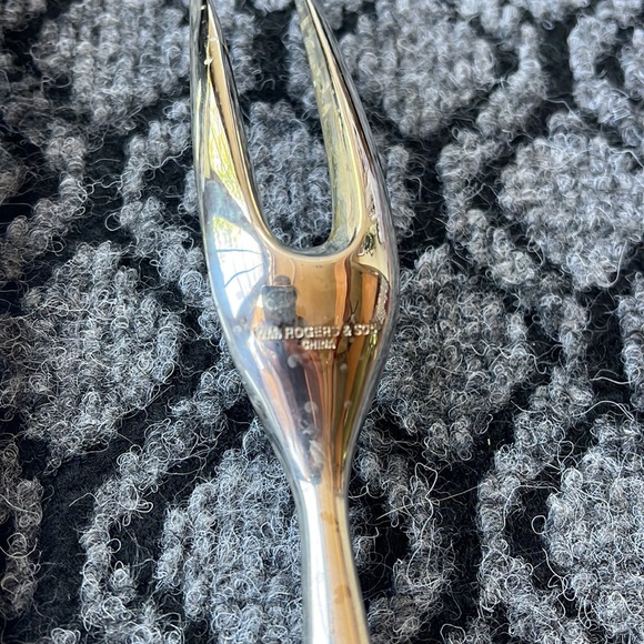 WM Rodger & Sons Silver Plated Stainless blade Serving Knife and Fork Set - Picture 4 of 6